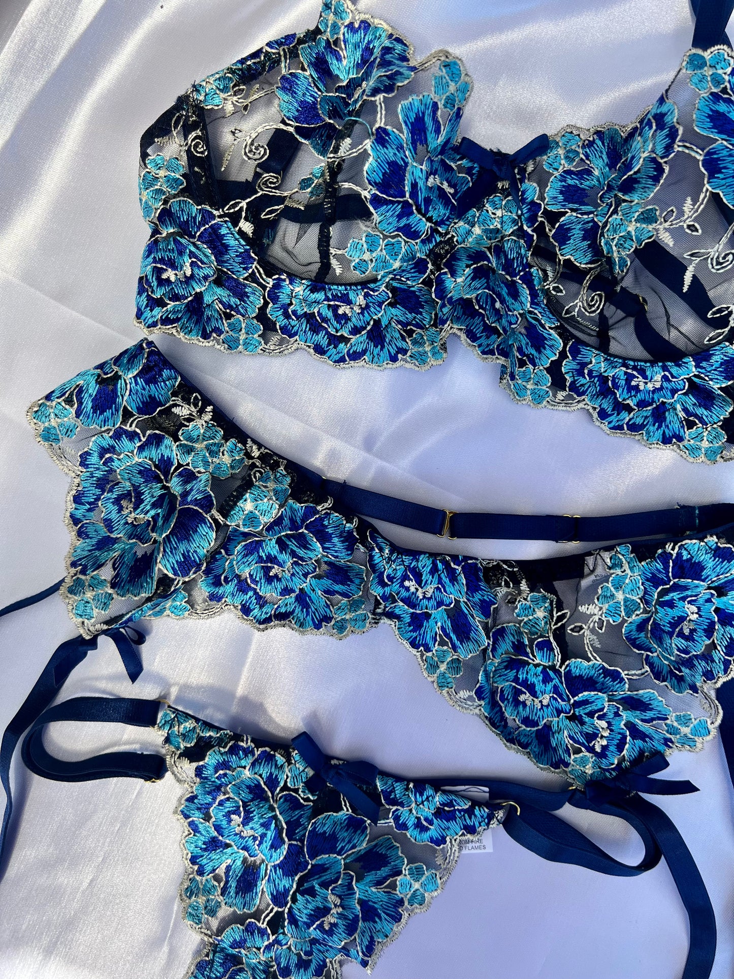 Muse-Lingerie-Blue-Pearl-Set-Limitierte-Auflage