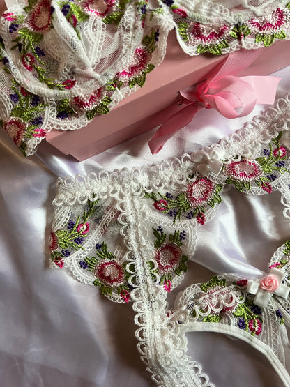 Muse-Lingerie-Snowy-Flower-Set-Limitierte-Auflage