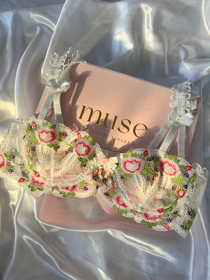 Muse-Lingerie-Snowy-Flower-Set-Limitierte-Auflage